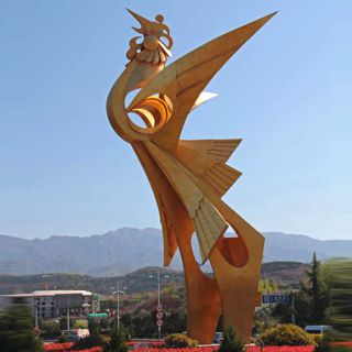 城市不銹鋼雕塑的抽象風(fēng)格