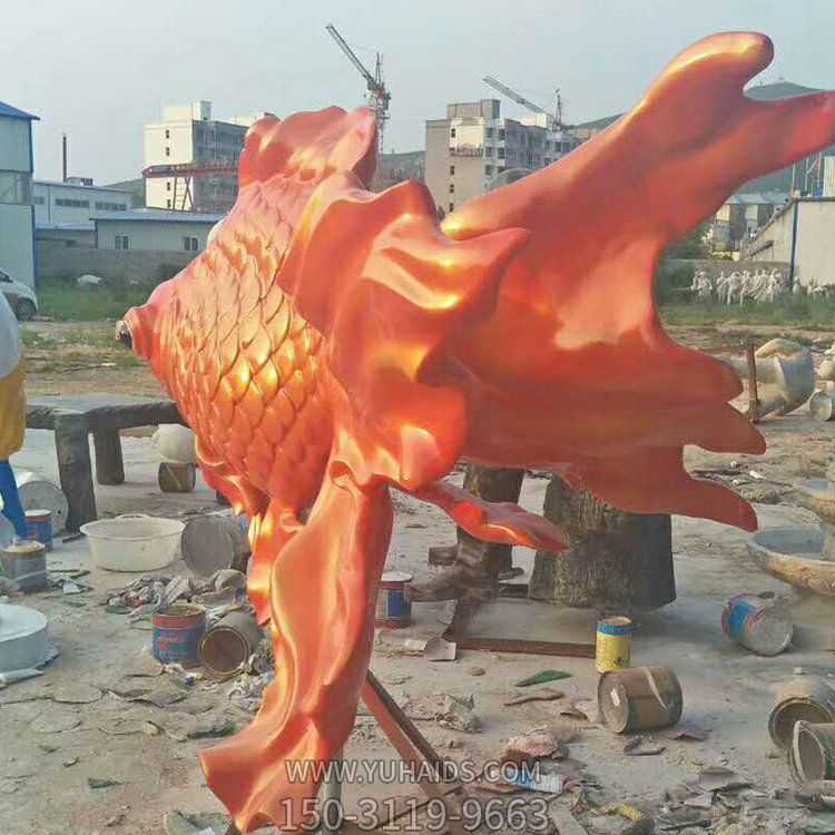 戶外廣場(chǎng)大型玻璃鋼鯉魚(yú)雕塑