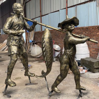 抬鯉魚，玻璃鋼民俗生活場(chǎng)景雕塑