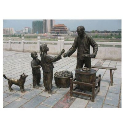 商業(yè)街?jǐn)[放玻璃鋼仿銅買(mǎi)小吃商販民俗小品