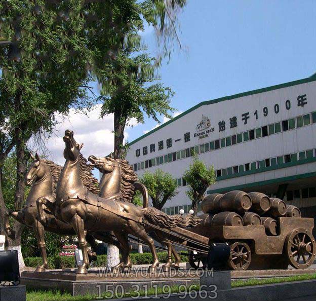 企業(yè)廣場鑄造純銅漆金馬車?yán)就榜R車雕塑