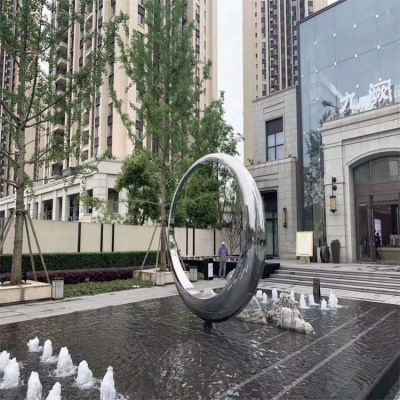 不銹鋼鏡面圓環(huán)景觀雕塑，園林水景噴泉裝飾景觀