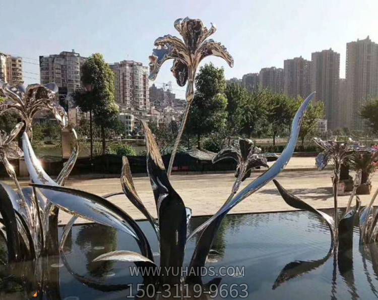 廣場水池?cái)[放不銹鋼鏡面抽象水仙花景觀雕塑