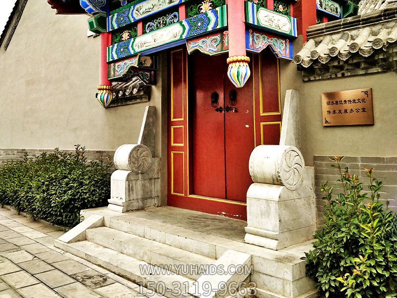 事業(yè)單位古建筑門(mén)口擺放漢白玉簡(jiǎn)約石抱鼓雕塑