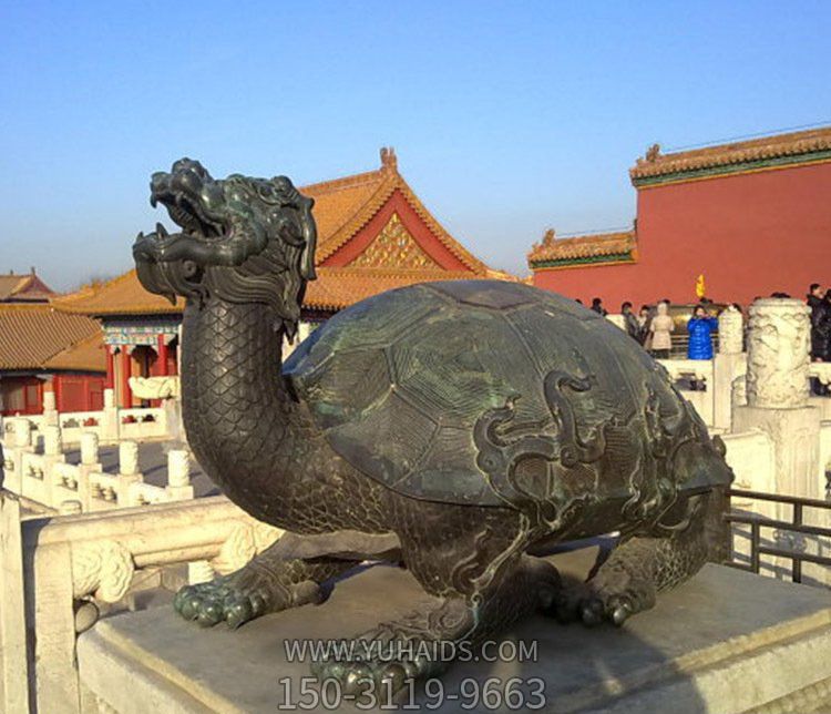 景區(qū)擺放的抬頭的玻璃鋼創(chuàng)意龍龜?shù)袼?>
                                <h2>景區(qū)擺放的抬頭的玻璃鋼創(chuàng)意龍龜?shù)袼?參數(shù)說明</h2>
                                                                        <table>
                                      <tr>
                                        <th>產(chǎn)品標(biāo)題</th>
                                        <td>景區(qū)擺放的抬頭的玻璃鋼創(chuàng)意龍龜?shù)袼?/td>
                                      </tr>
                                      <tr>
                                        <th>發(fā)布時(shí)間</th>
                                        <td>2023-06-08 13:59</td>
                                      </tr>
                                      <tr>
                                        <th>價(jià)格</th>
                                        <td><span>電話咨詢</td>
                                      </tr>
                                                                              <tr>
                                          <th>雕刻內(nèi)容</th>
                                          <td>龍、龍龜</td>
                                        </tr>
                                                                              <tr>
                                          <th>制作材質(zhì)</th>
                                          <td>玻璃鋼</td>
                                        </tr>
                                                                          </table>
                                <h2>景區(qū)擺放的抬頭的玻璃鋼創(chuàng)意龍龜?shù)袼?詳細(xì)說明</h2>
                                <p>玉海雕塑是一家綜合性的雕塑公司，擁有多款景區(qū)擺放的抬頭的玻璃鋼創(chuàng)意龍龜?shù)袼苣Ｐ?，可加工定制多種景區(qū)擺放的抬頭的玻璃鋼創(chuàng)意龍龜?shù)袼埽С植馁|(zhì)、樣式、風(fēng)格、尺寸大小等方面的調(diào)整修改定制。我們所加工制作的景區(qū)擺放的抬頭的玻璃鋼創(chuàng)意龍龜?shù)袼苜|(zhì)優(yōu)價(jià)廉，遍布全國多個(gè)省市地區(qū)，想要了解更多案例圖片，請(qǐng)電話或微信咨詢。材質(zhì)、大小、樣式等都可以按需定制，還可根據(jù)您提供給的景區(qū)擺放的抬頭的玻璃鋼創(chuàng)意龍龜?shù)袼軜訄D進(jìn)行制作！如有相關(guān)需求，歡迎致電（微信同號(hào)）：<span>150-3119-9663</span></p>
                                                                <div   class=